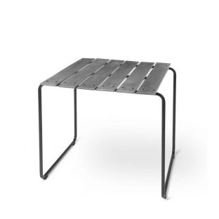 Ocean square outdoor table by Nanna Ditzel for Mater